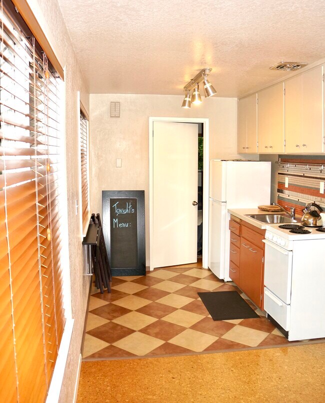 Foto del edificio - 2326 W Thurman St
