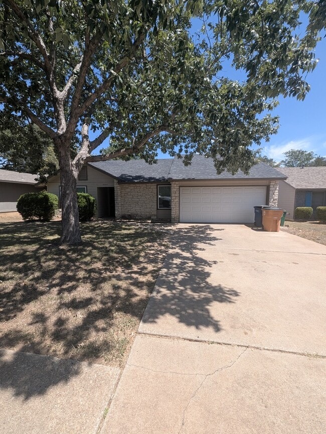 Building Photo - 9005 Curlew Dr