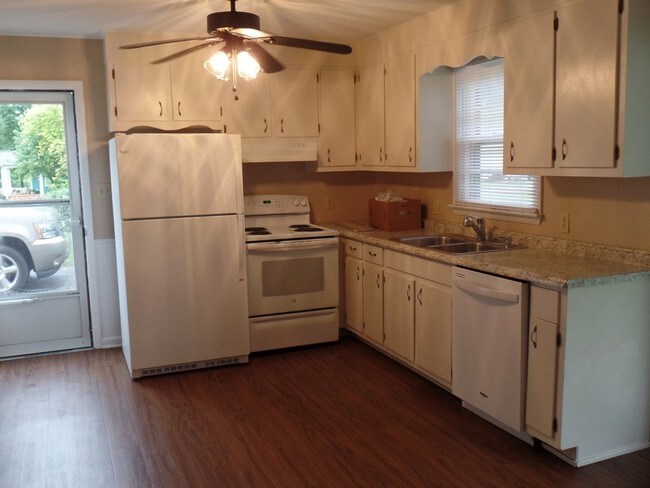 Building Photo - 22269 Green Village Dr