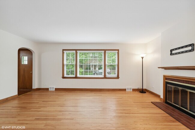 Building Photo - 402 Berry Rd
