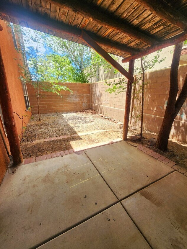 Foto del edificio - Charming Townhome in Southeast Albuquerque