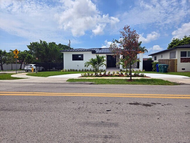 Foto del edificio - 5152 SW 6th St