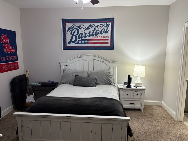 Foto del edificio - 318 Paul T Cir