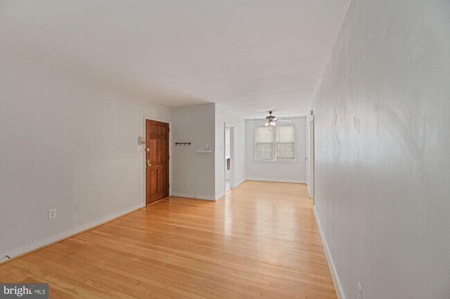 Building Photo - 10 Ashby St