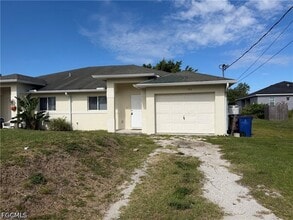 Building Photo - 704 Gilbert Ave S