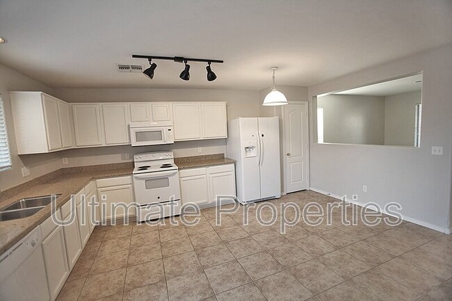 Foto del edificio - 25885 W Twilight Ln