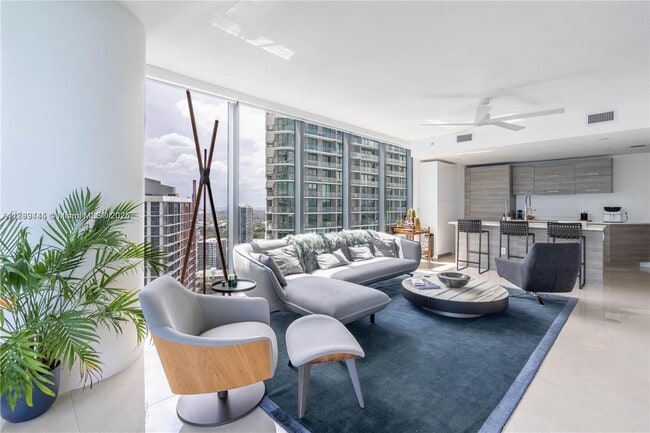 Foto del edificio - 650 NE 32nd St