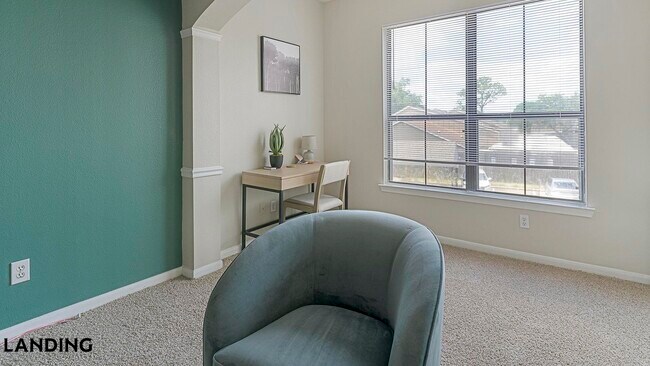 Foto del edificio - 2500 Woodland Park Dr