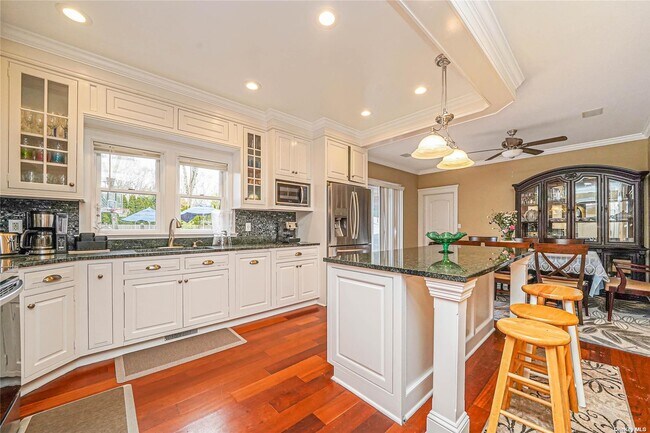 Building Photo - 38 Cedar Ridge Dr