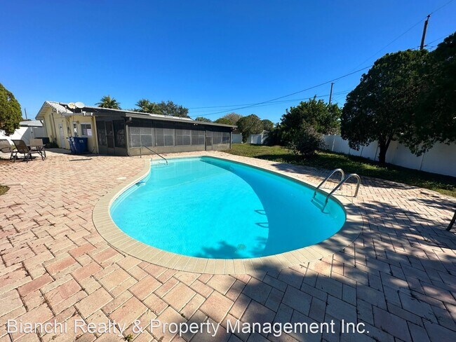 Foto del edificio - 3 br, 2 bath House - 1770 63rd Ave N,