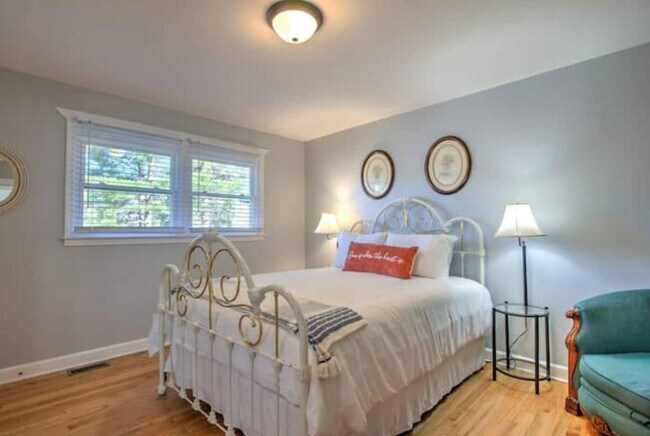 Foto del edificio - 1321 7th Ave