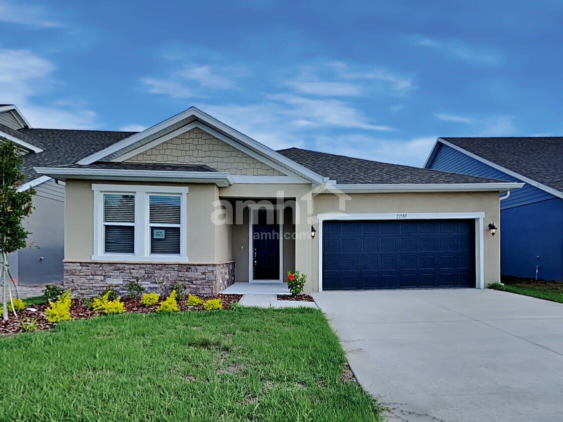 Foto principal - 27589 St Andrews Ave