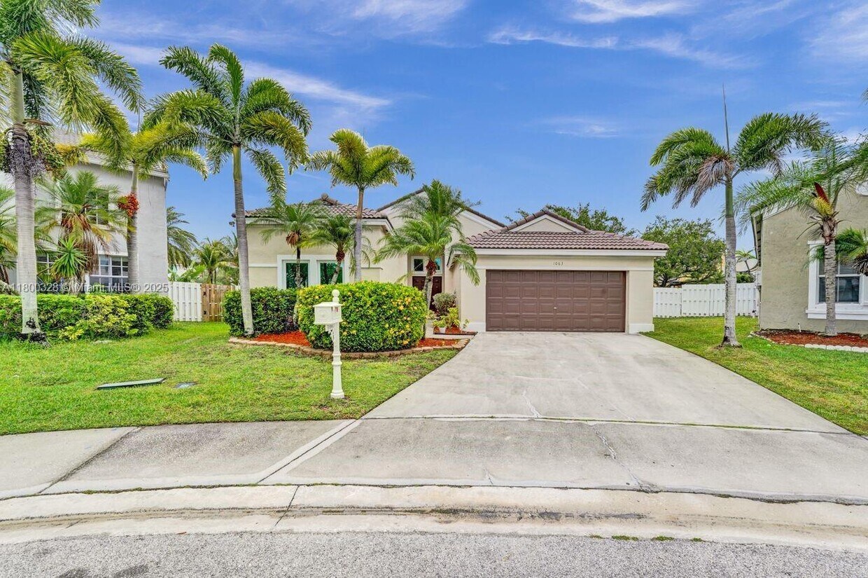 Primary Photo - 1063 Cedar Falls Dr