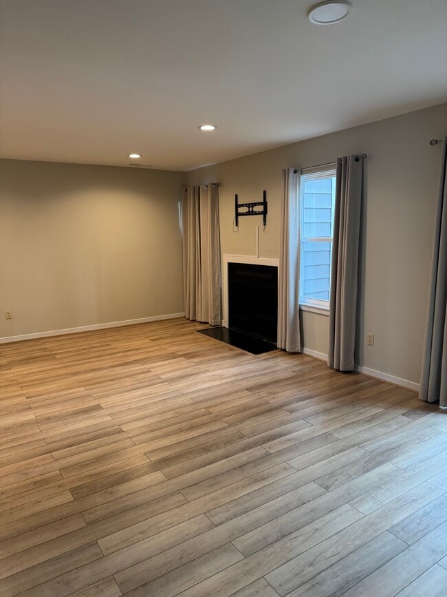 Sala de estar - 1306 Sycamore Square Dr