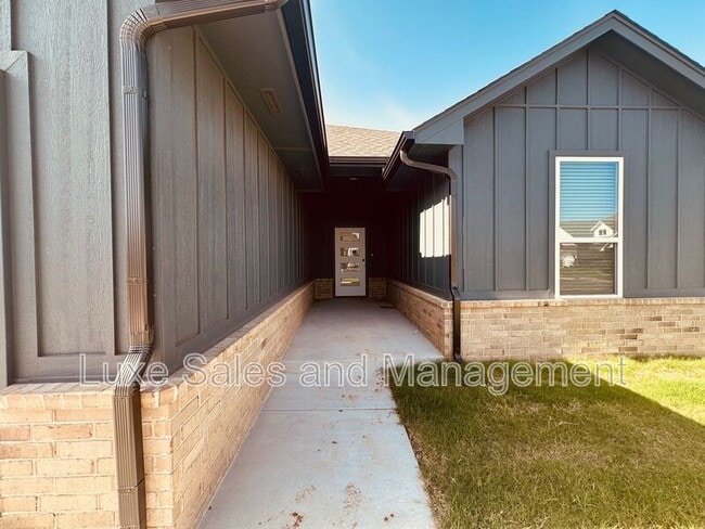 Building Photo - 8305 NW 163rd Ter