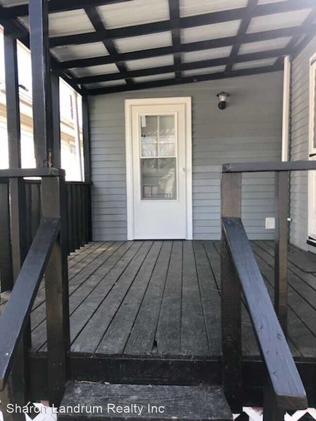 Foto del edificio - 3 br, 1 bath House - 911 W. Florence Ave