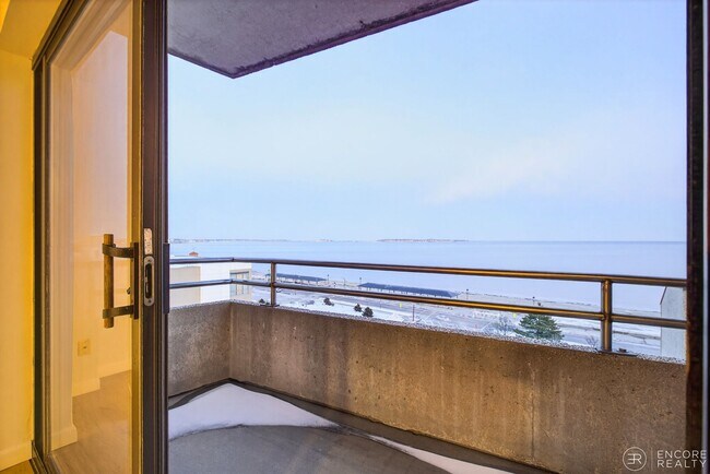 Foto del edificio - 394 Ocean Ave