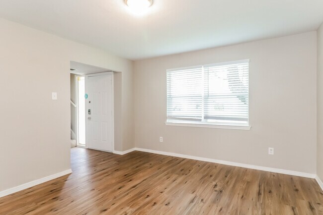 Foto del edificio - 3310 Ridgehaven St