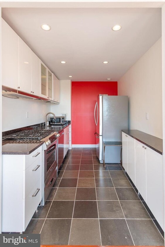 6641 Wakefield Dr Unit 814, Alexandria, VA 22307 Room for Rent in