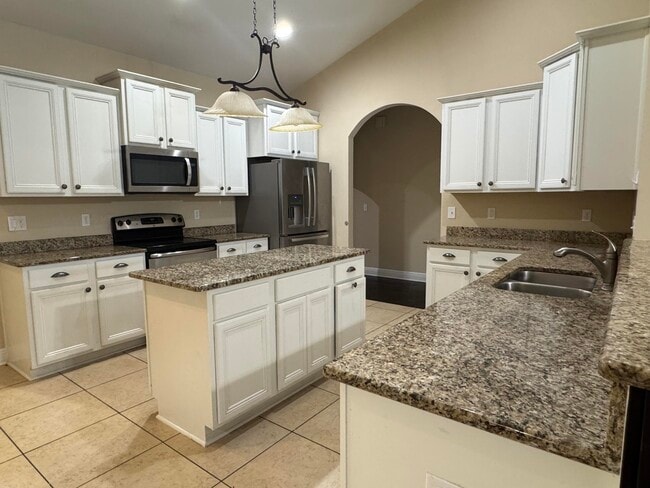 Building Photo - 87 Whispering Lake Dr