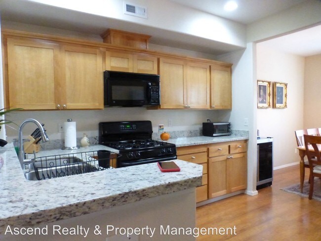 Building Photo - 2 br, 2.5 bath House - 2648 NW Kennedy Ct