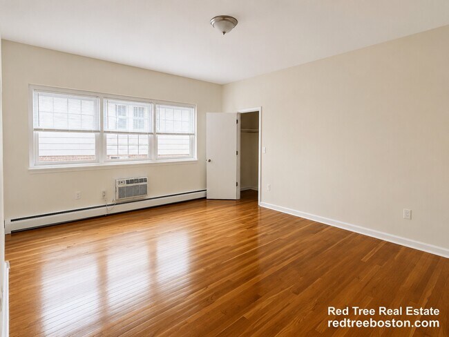 Photo - 2018 Commonwealth Ave Apartment