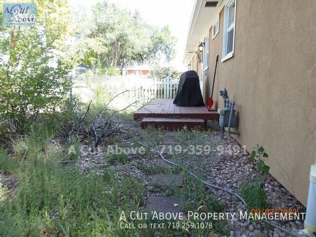 Building Photo - 3 Bedroom Duplex in Patty Jewett