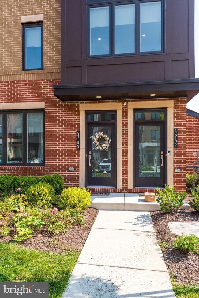 Building Photo - 43190 Mongold Square