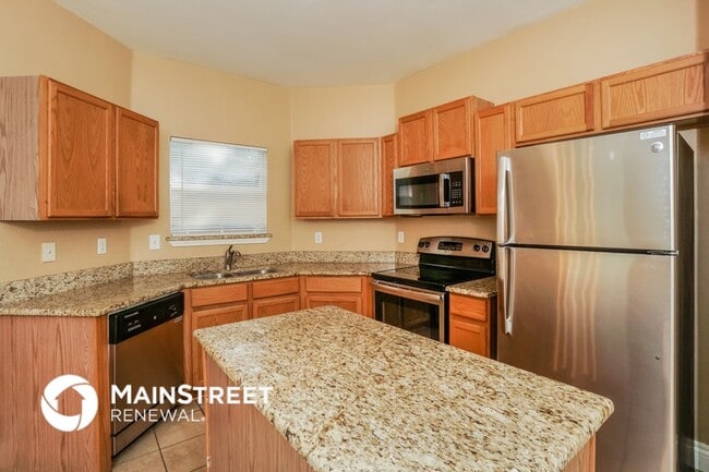 Building Photo - 12 Lockspring