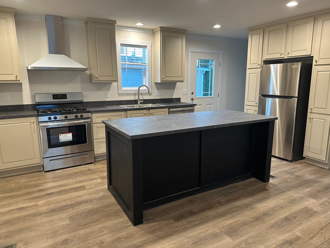 Foto principal - 412 Laurel Oak Ln