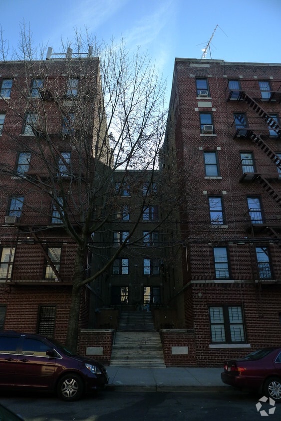 Building Photo - 4138-40 Carpenter Ave