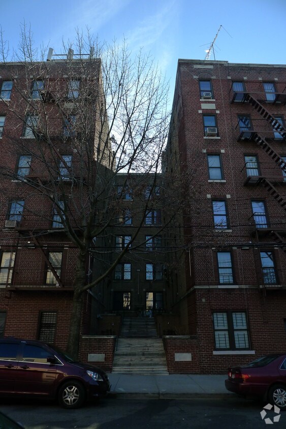 Foto del edificio - 4138-40 Carpenter Ave