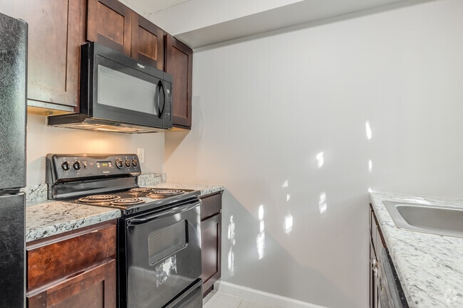2BR, 1.5BA - 1200SF - Kitchen - Park Place Townhomes