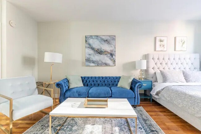 Building Photo - 442 E 78th St