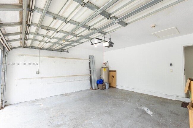 Foto del edificio - Northwest 159th Street, Miami, FL 33169 - 3 BR 2 BA house