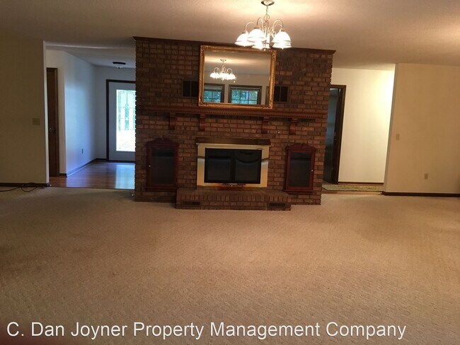 Building Photo - 3 br, 2.5 bath House - 110 Trafalgar Rd