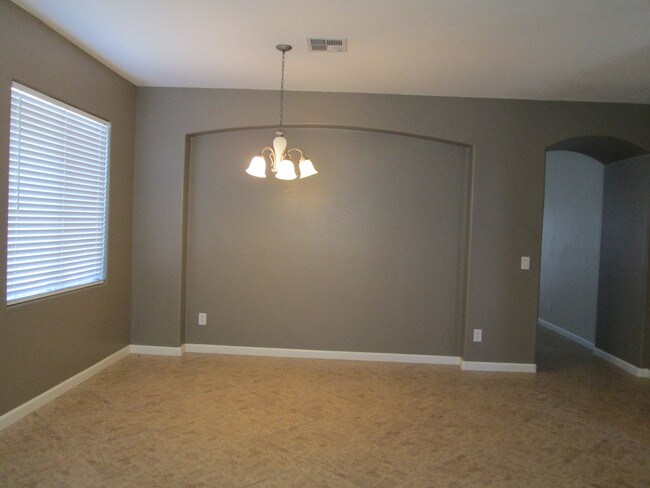 Building Photo - 4622 W Donner Dr
