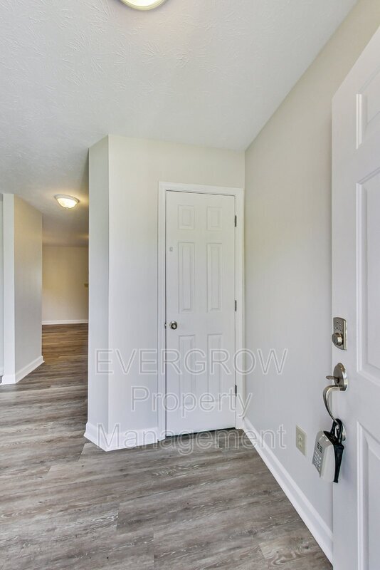 Foto del edificio - 839 Stonehurst Dr