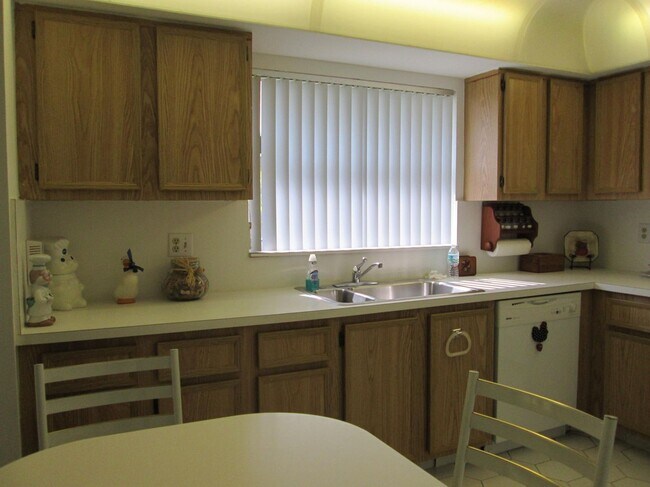 Foto del edificio - 4205 Pear Tree Cir