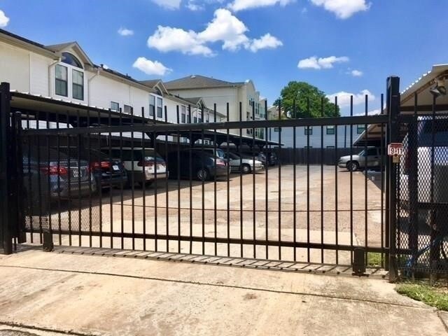 Foto principal - 2516 Commonwealth St
