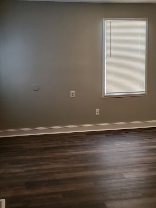Foto del edificio - 2302 Griffiths Ave