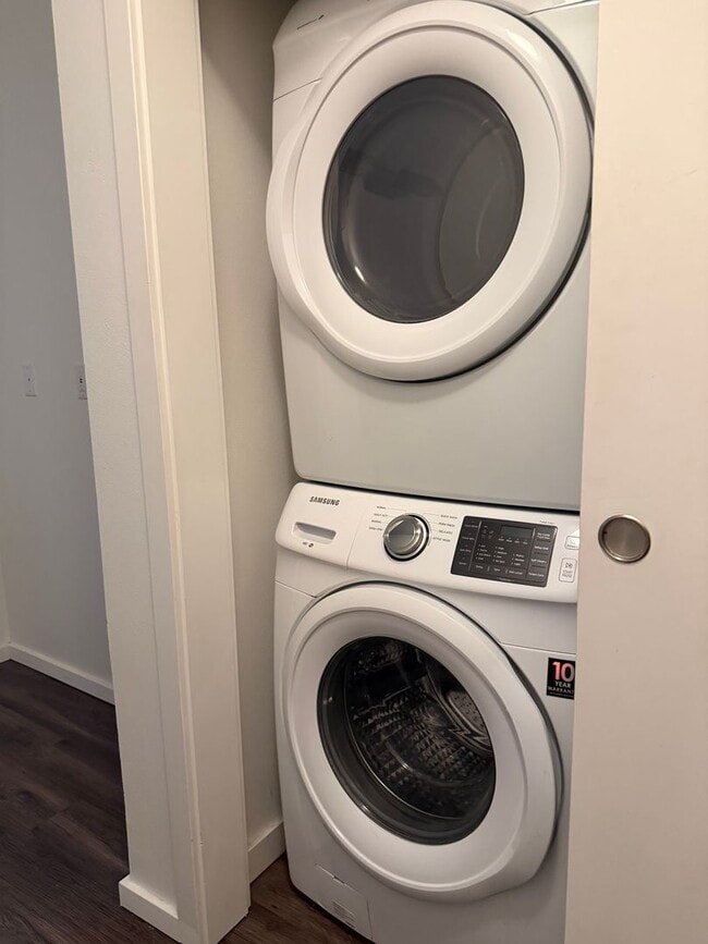 Interior Photo - The Hawthorne Apts