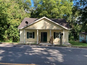 Building Photo - 224 Couper St NE