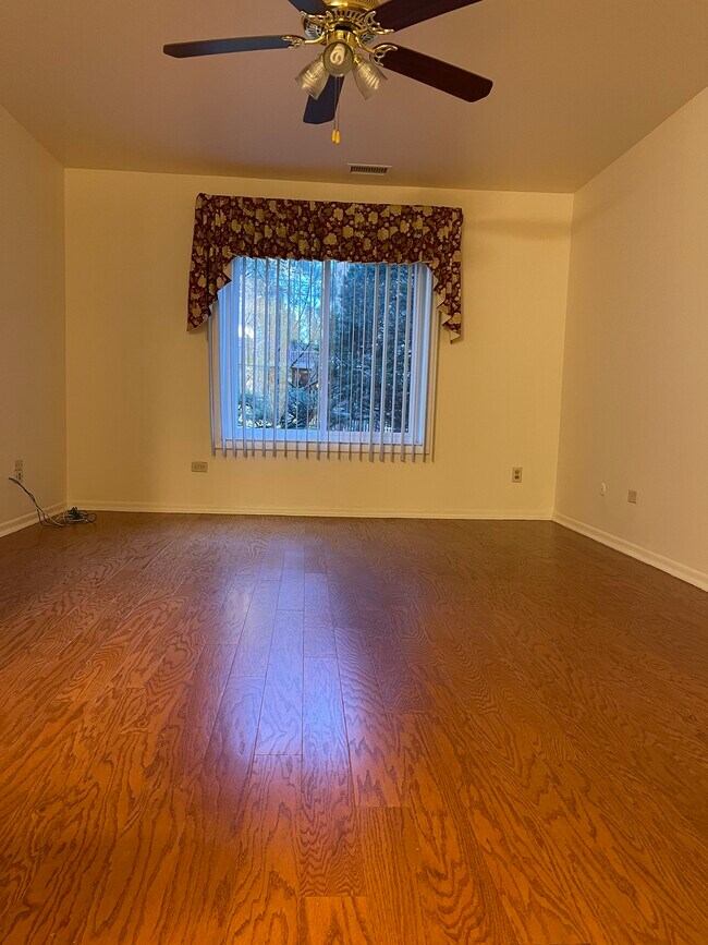 7510 Farmingdale Dr Unit 105, Darien, IL 60561 Condo for Rent in