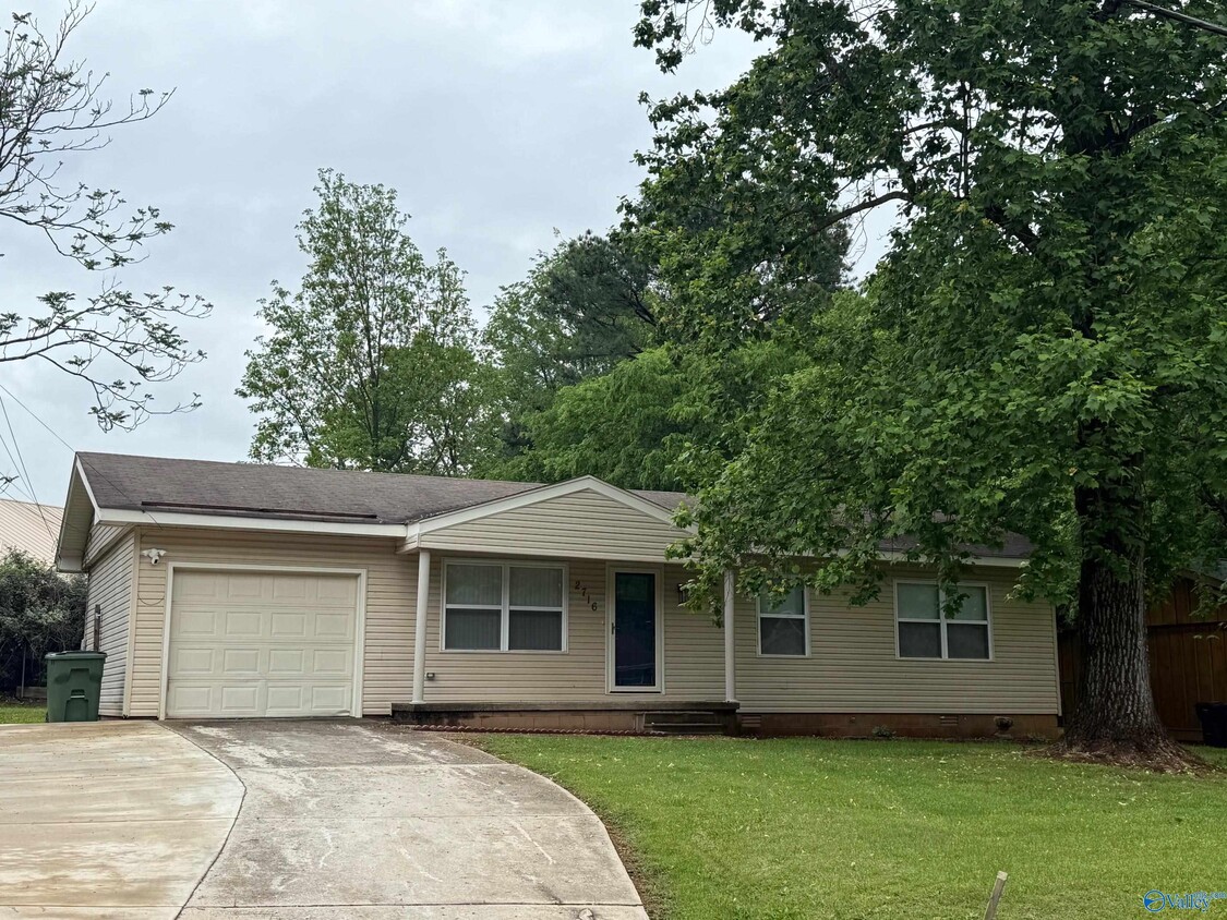 Primary Photo - 2716 Oakwood Rd NW