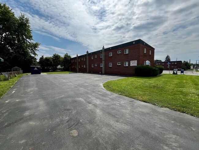 Building Photo - South City Realty
