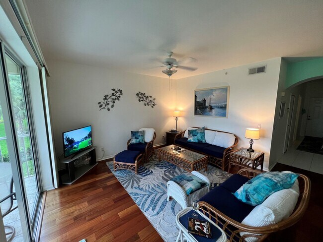Building Photo - Seasonal Furnished 2 Bedroom 2 bath Condo