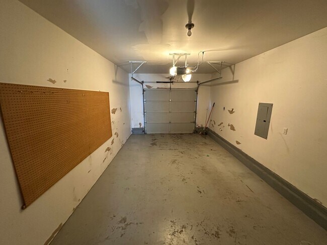 Foto del edificio - 15308-15310 Berry Valley Rd SE