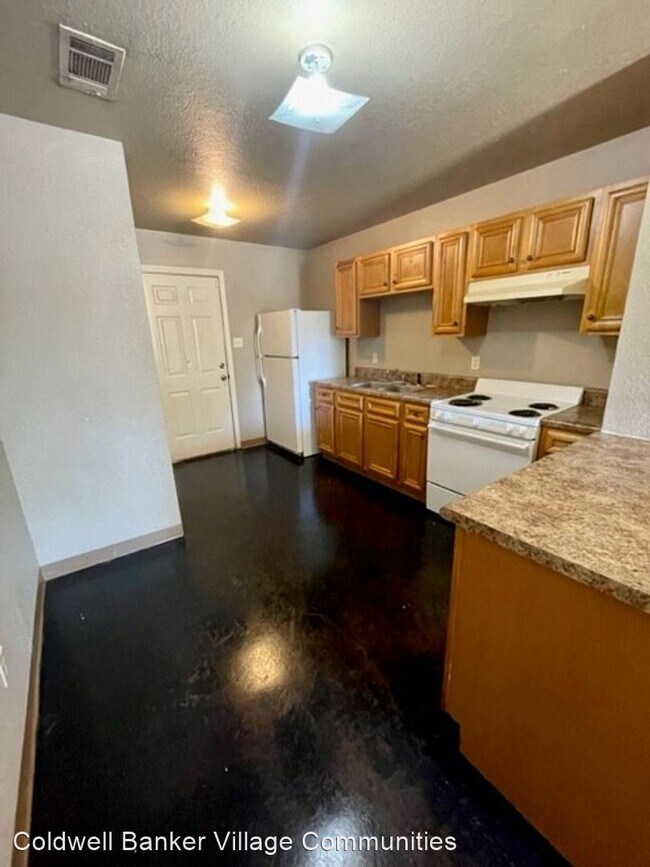 Building Photo - 2 br, 1 bath House - 310 Liberty Unit B