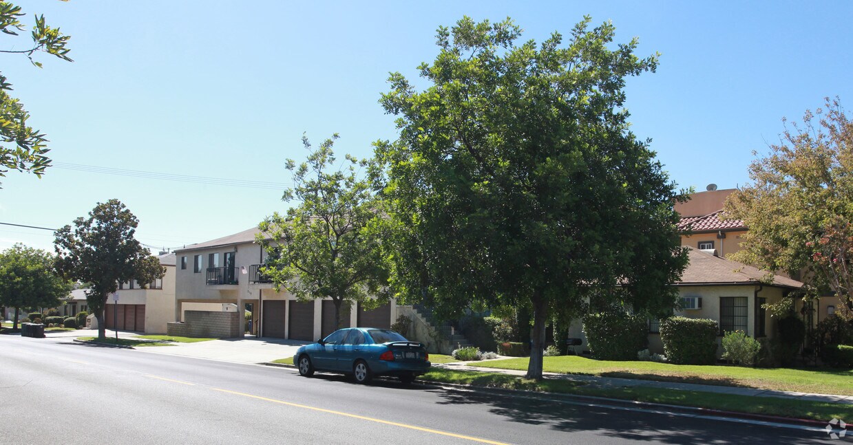 Building Photo - 219 N Kenneth Rd